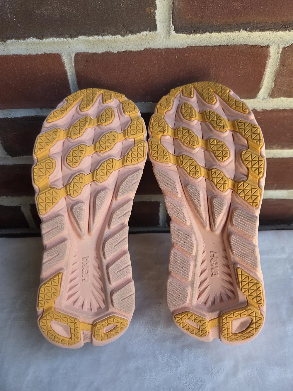 HOKA Rincon 3 Women’s 6 Shell Coral Peach Parfait Lightweight Running Shoes